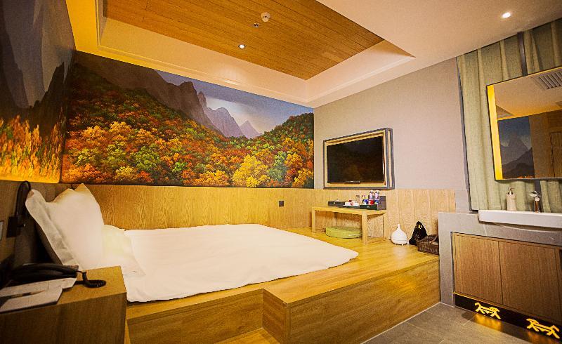 Qiu Guo Hotel Hua Mao Csaojang Kültér fotó